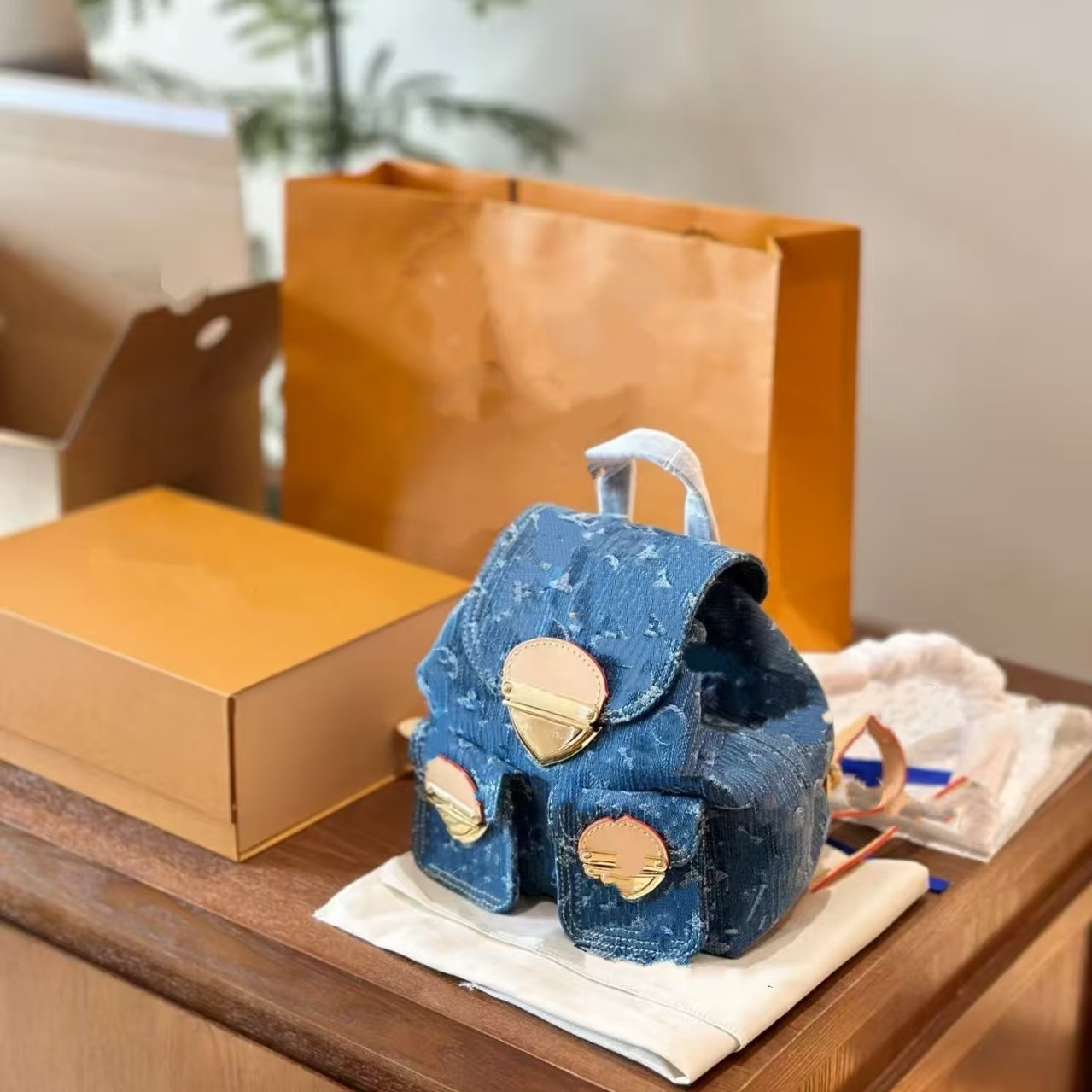 European and American Retro Denim Backpack, Fashionable Versatile detail image