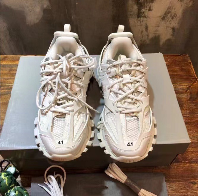 Light Luxury Paris 3.0 Family Third Generation Trendyy Sneaker Tess Couple Jogging Shoes Outdoor Men's and Women's Concept Shoes