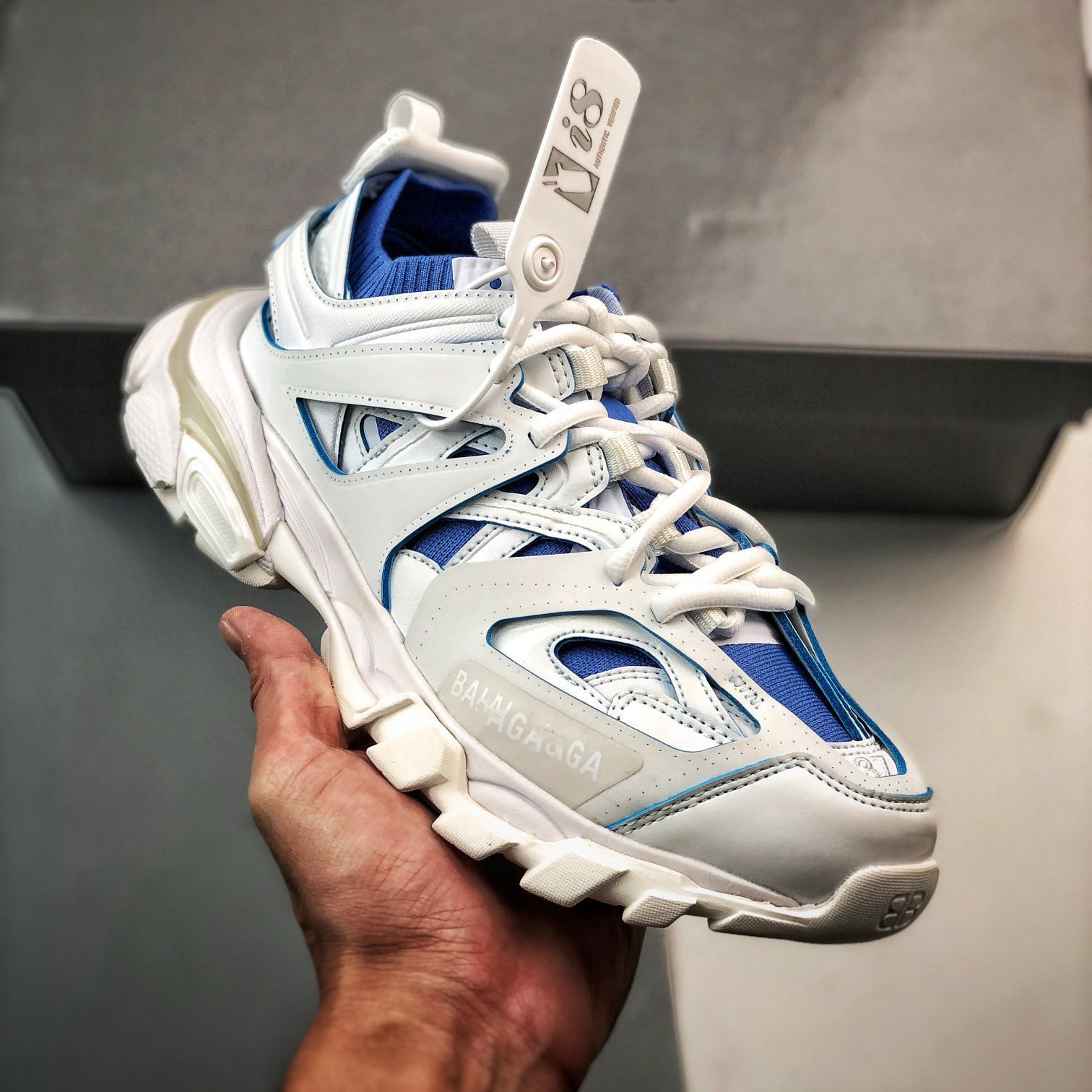 Light Luxury Paris 3.0 Family Third Generation Trendyy Sneaker Tess Couple Jogging Shoes Outdoor Men's and Women's Concept Shoes