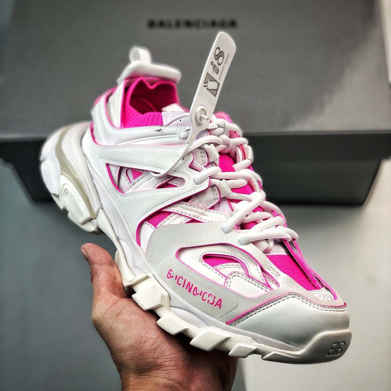 Light Luxury Paris 3.0 Family Third Generation Trendyy Sneaker Tess Couple Jogging Shoes Outdoor Men's and Women's Concept Shoes
