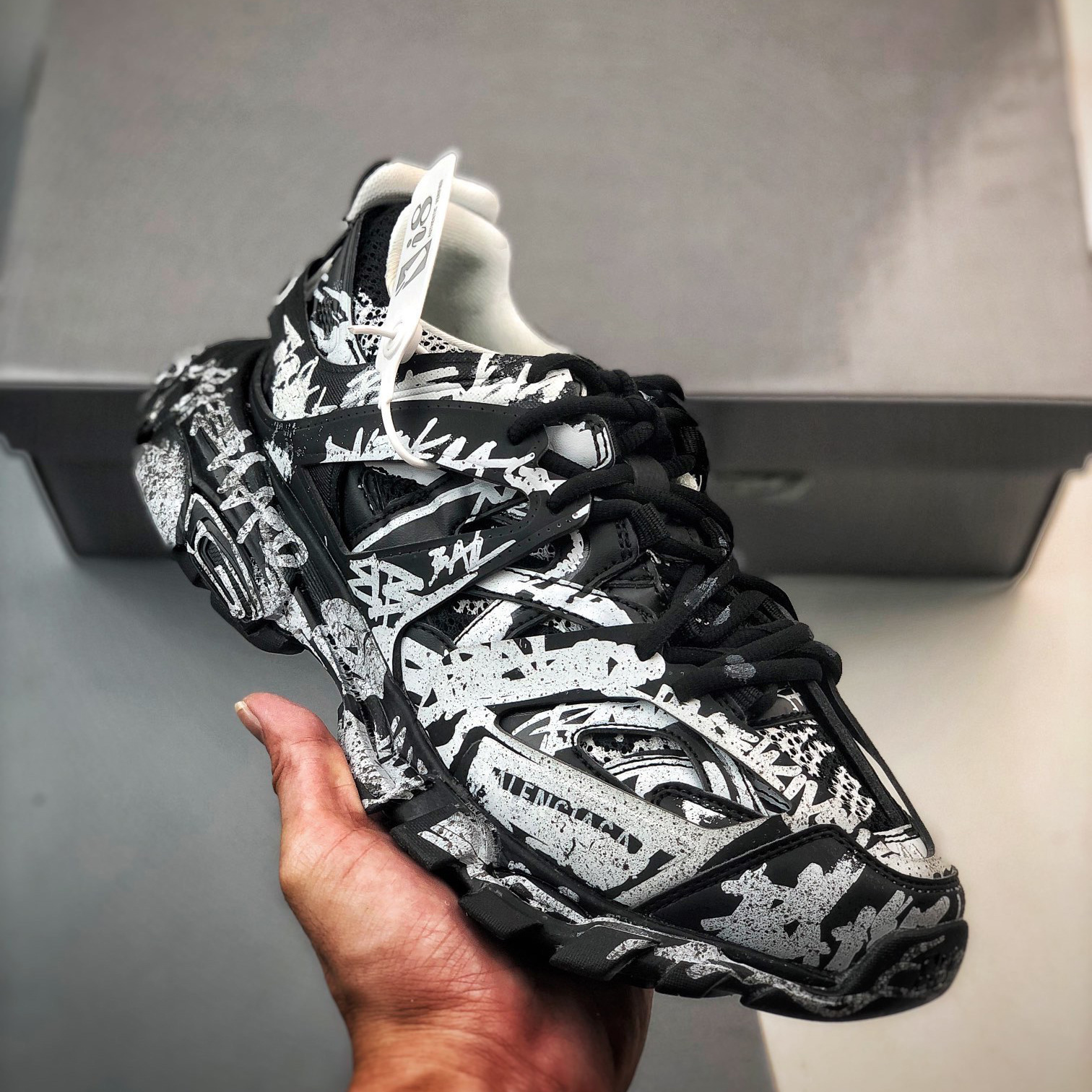Light Luxury Paris 3.0 Family Third Generation Trendyy Sneaker Tess Couple Jogging Shoes Outdoor Men's and Women's Concept Shoes