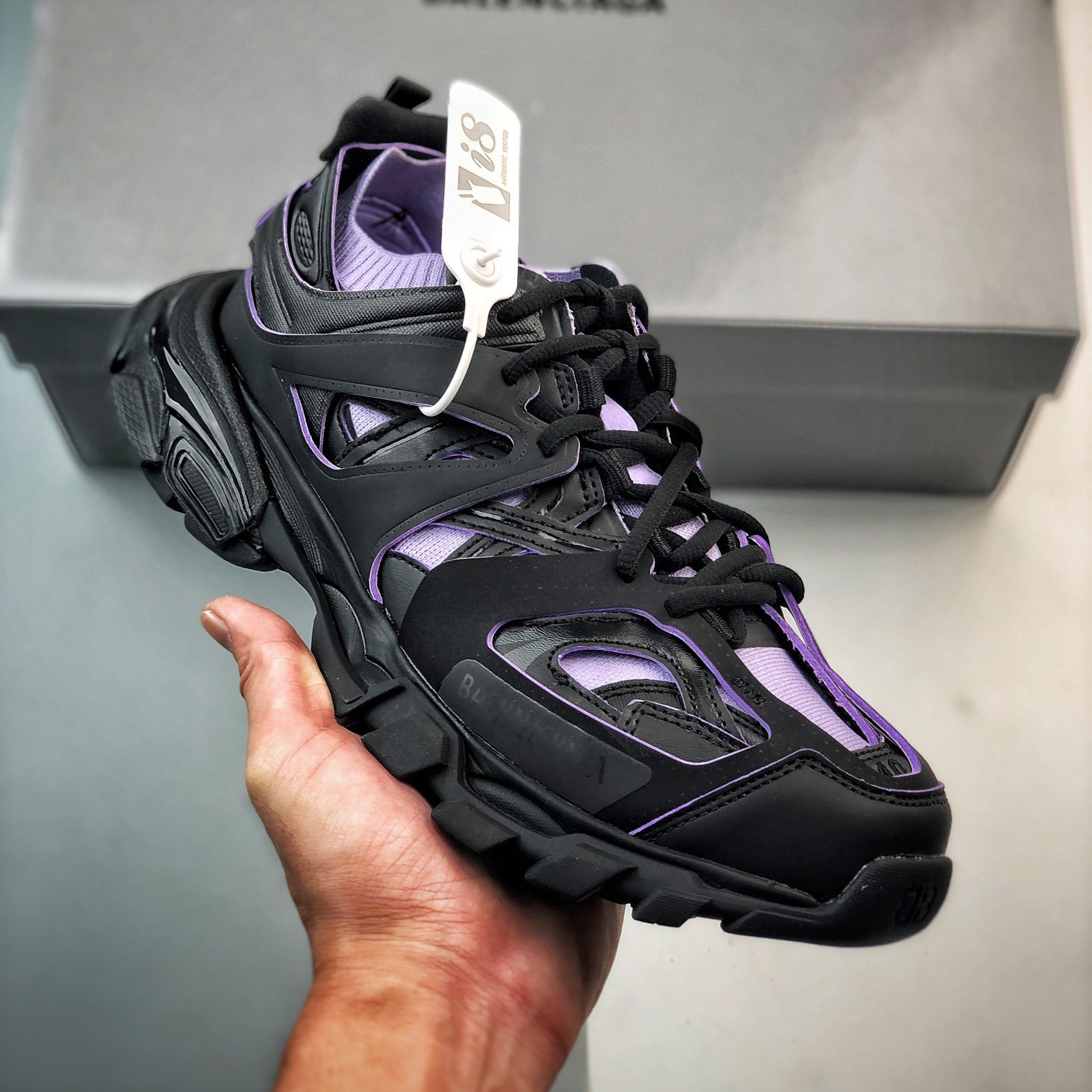 Light Luxury Paris 3.0 Family Third Generation Trendyy Sneaker Tess Couple Jogging Shoes Outdoor Men's and Women's Concept Shoes