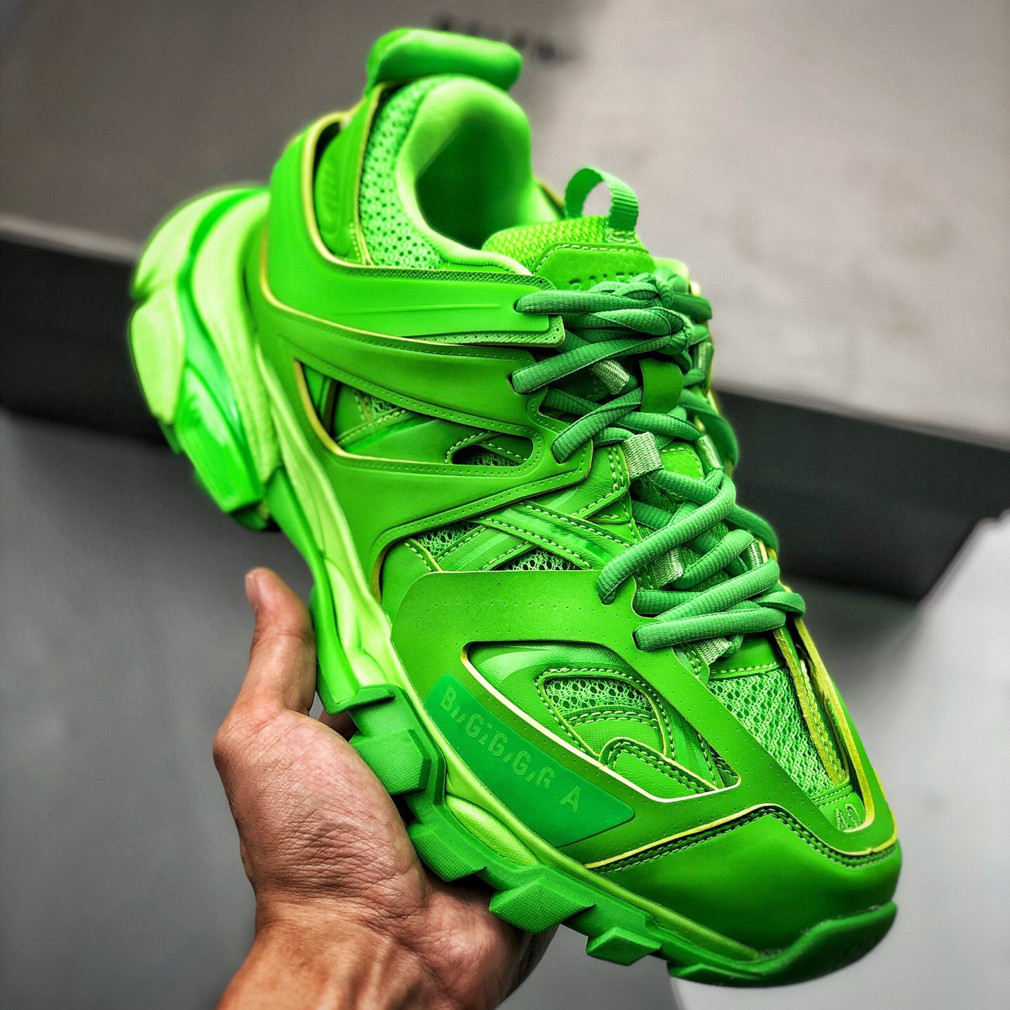 Light Luxury Paris 3.0 Family Third Generation Trendyy Sneaker Tess Couple Jogging Shoes Outdoor Men's and Women's Concept Shoes