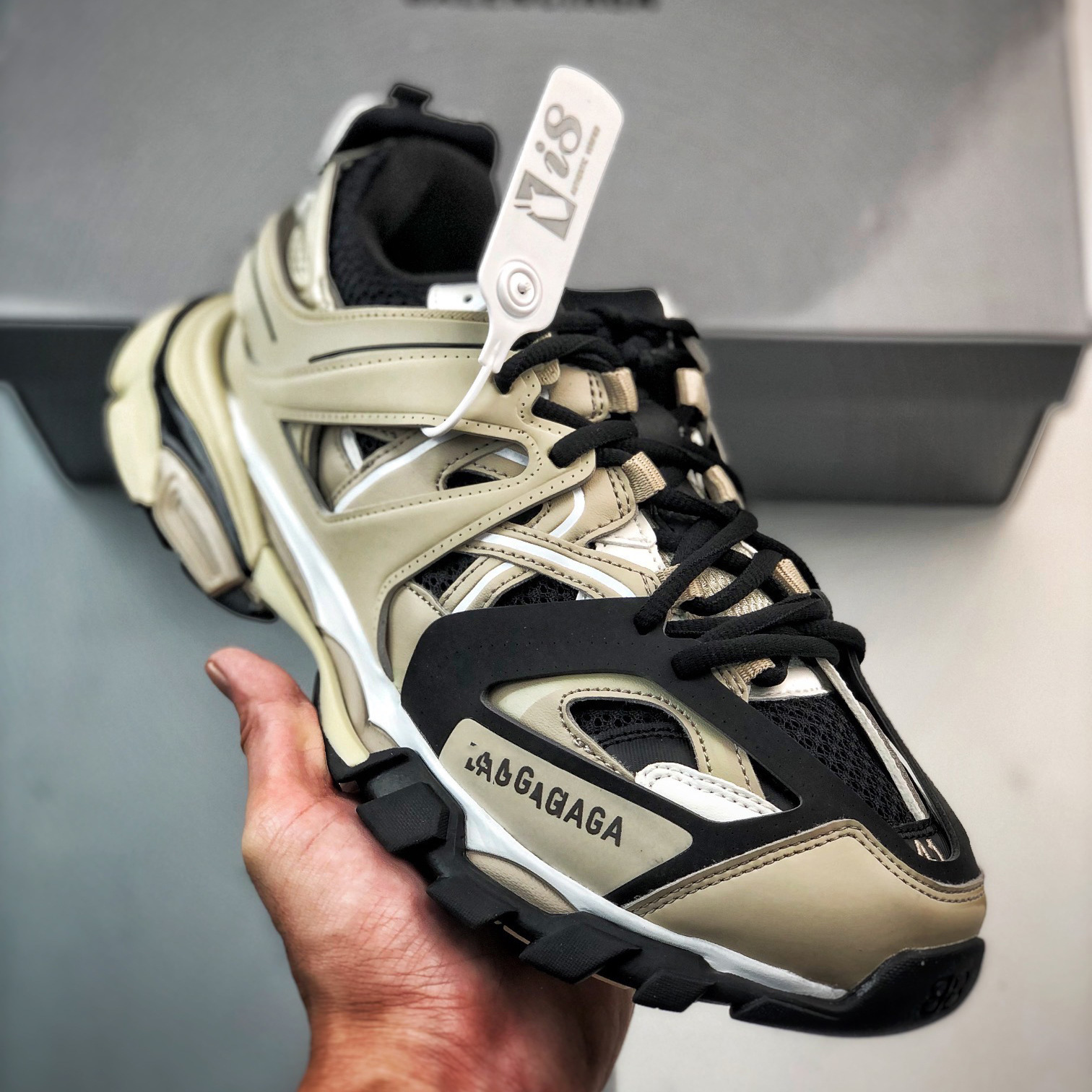 Light Luxury Paris 3.0 Family Third Generation Trendyy Sneaker Tess Couple Jogging Shoes Outdoor Men's and Women's Concept Shoes