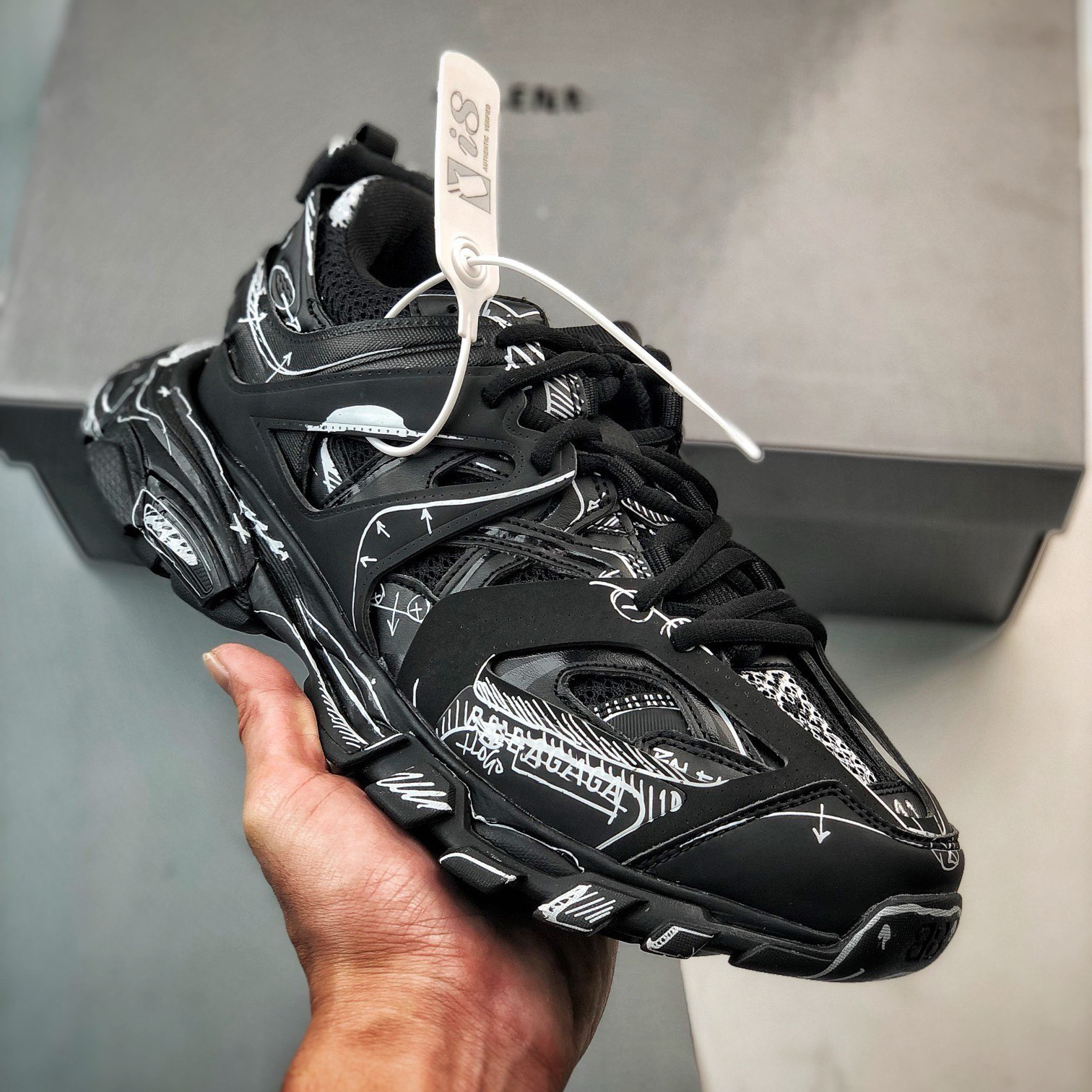 Light Luxury Paris 3.0 Family Third Generation Trendyy Sneaker Tess Couple Jogging Shoes Outdoor Men's and Women's Concept Shoes