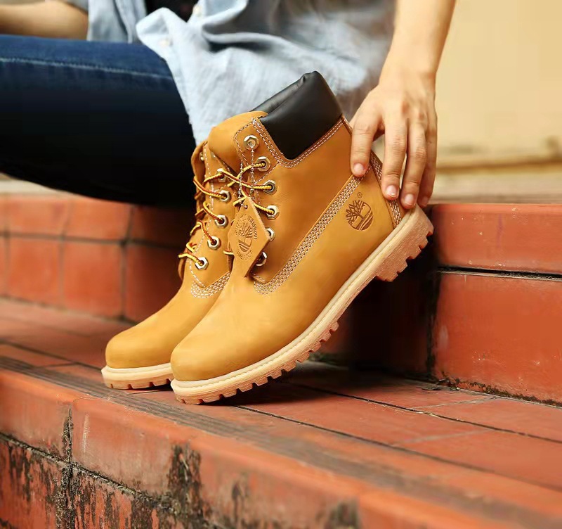 Tough and Durable Pu Tian Tianbo Leng Large Yellow Boots 10061W detail image